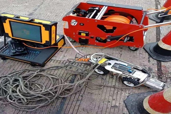 三台CCTV管道检测机器人